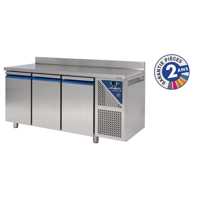 Desserte réfrigérée avec dosseret - Positive 0/+10°C - 350 L - 3 portes - Groupe logé - Dalmec