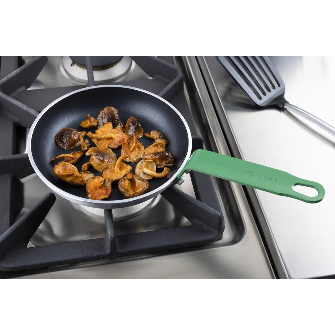 Poêle aluminium antiadhésive Teflon Platinum Plus Hygiplas avec manche vert 200mm - Hygiplas - FB470