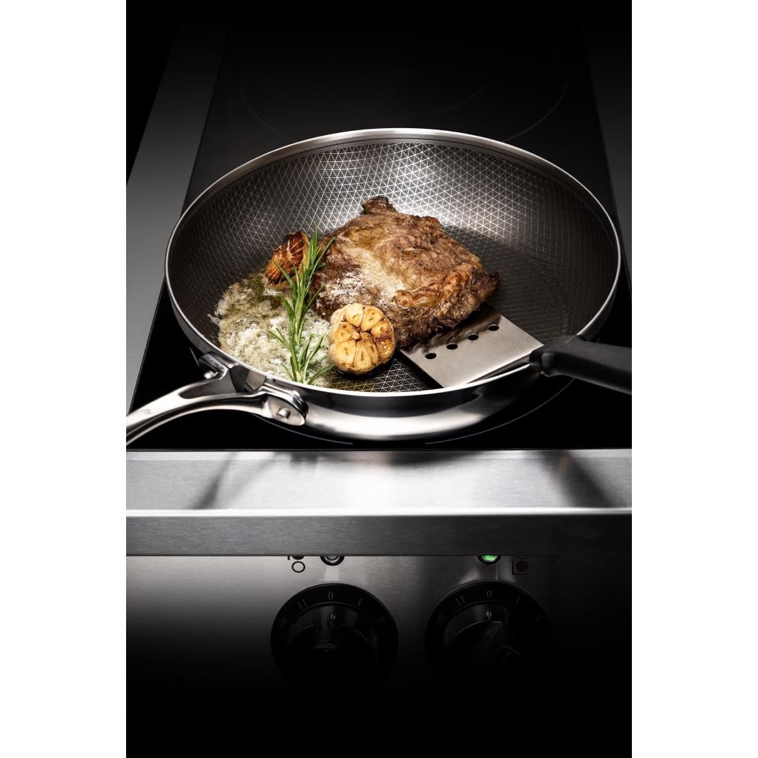 Sauteuse en inox avec revêtement Tri-Shield Vogue 24cm - Vogue - GP188