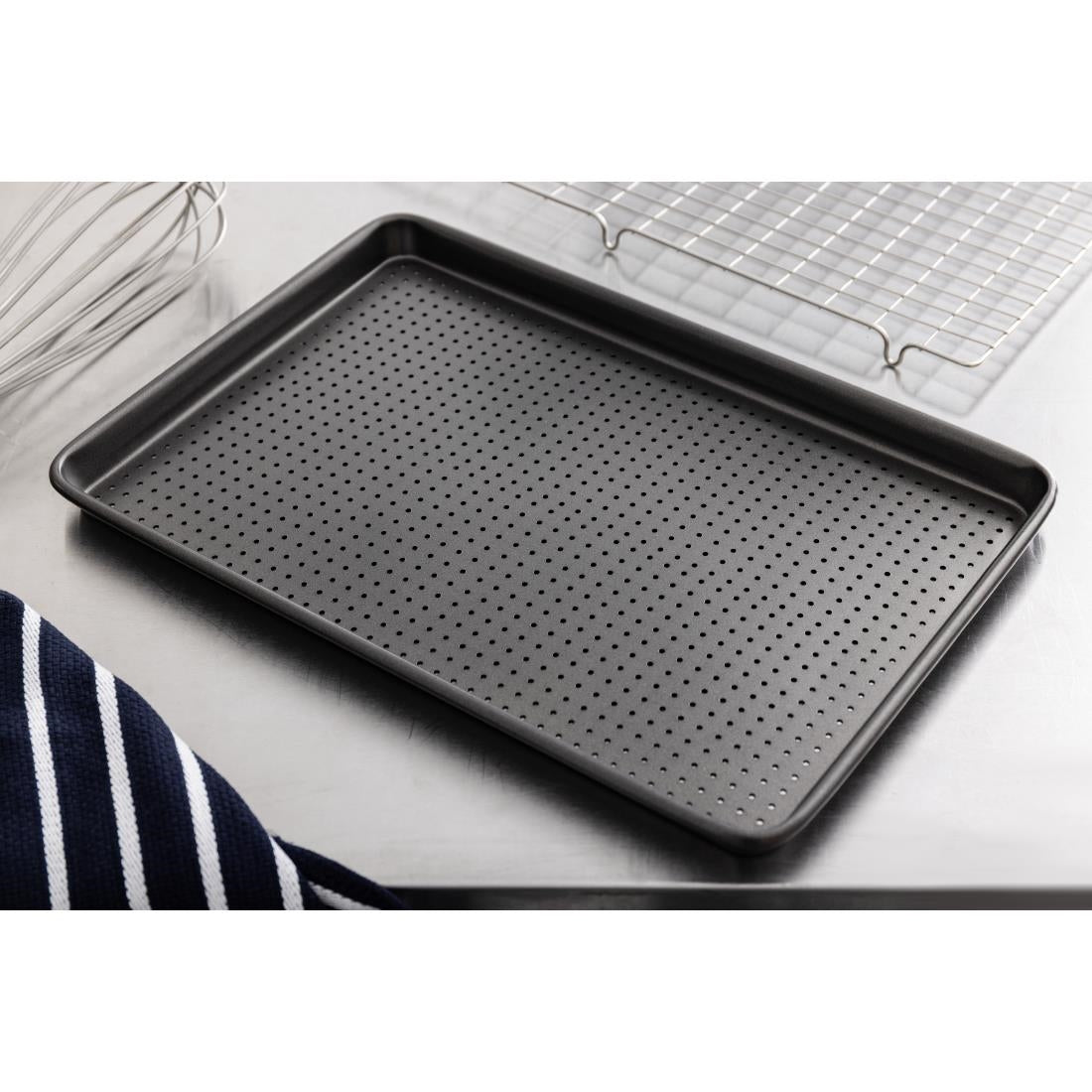 Plaque de cuisson perforée antiadhésive MasterClass Crusty Bake - Master Class - CS567