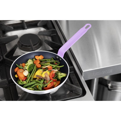 Poêle en aluminium antiadhésive Hygiplas Teflon Platinum Plus avec poignée violette 24cm - Hygiplas - HT968