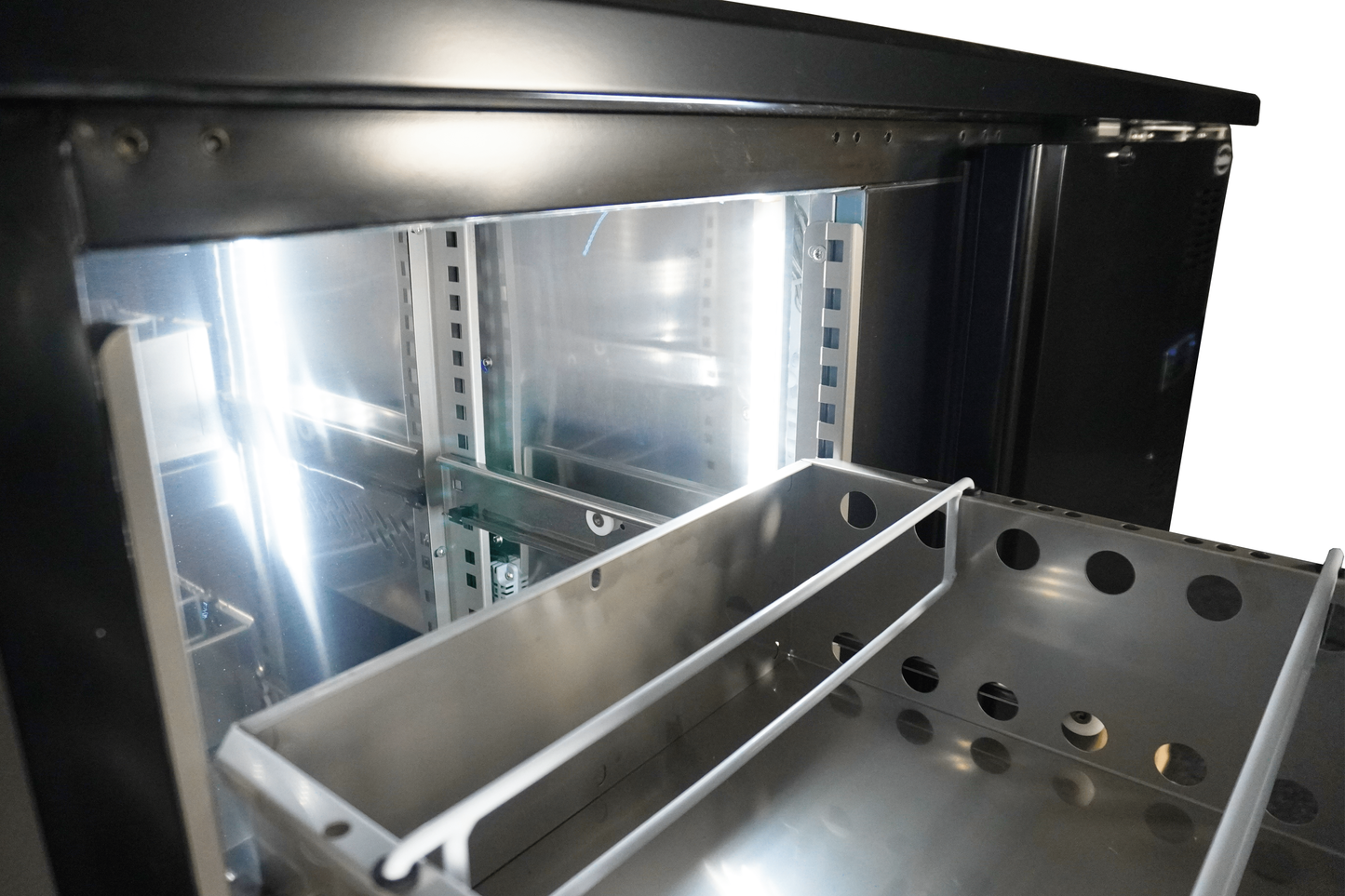 Arrière Bar Réfrigérée Noir 3 Portes Et 2 Tiroirs *Transport Sur Demande* - Combisteel 7450.0326